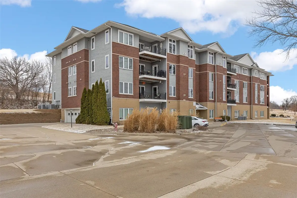 1092 Walnut Ave #117, Riverside, IA 52327 - #1