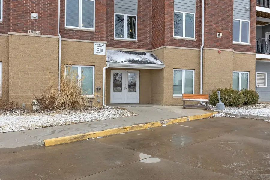 1092 Walnut Ave #117, Riverside, IA 52327 - #3