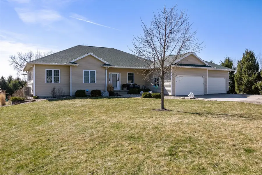 7997 218th Avenue, Martelle, IA 52305 - #2