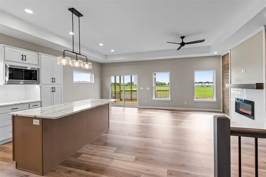 3056 Ridgeview Circle, Coralville, IA 52241 - #3