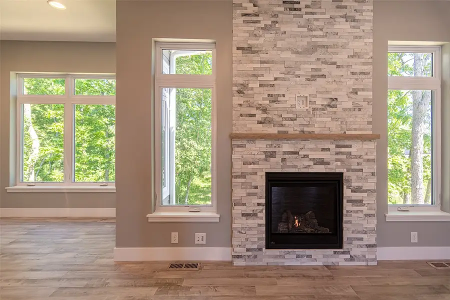 3055 Ridgeview Circle, Coralville, IA 52241 - #3