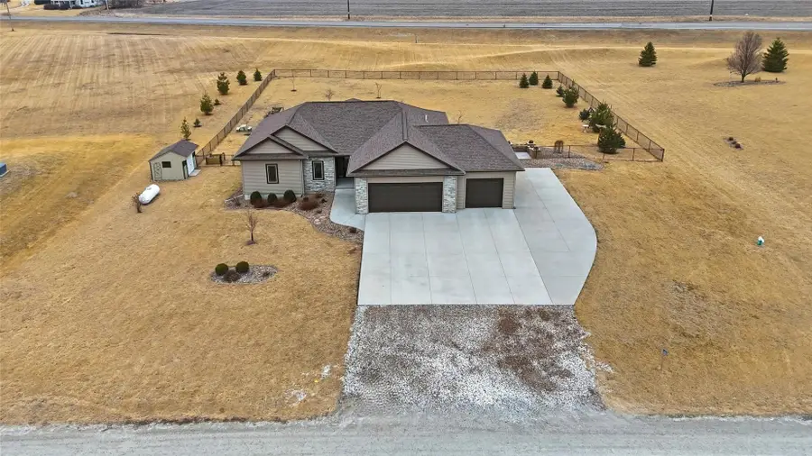 2463 219th Boulevard, Washington, IA 52353 - #2