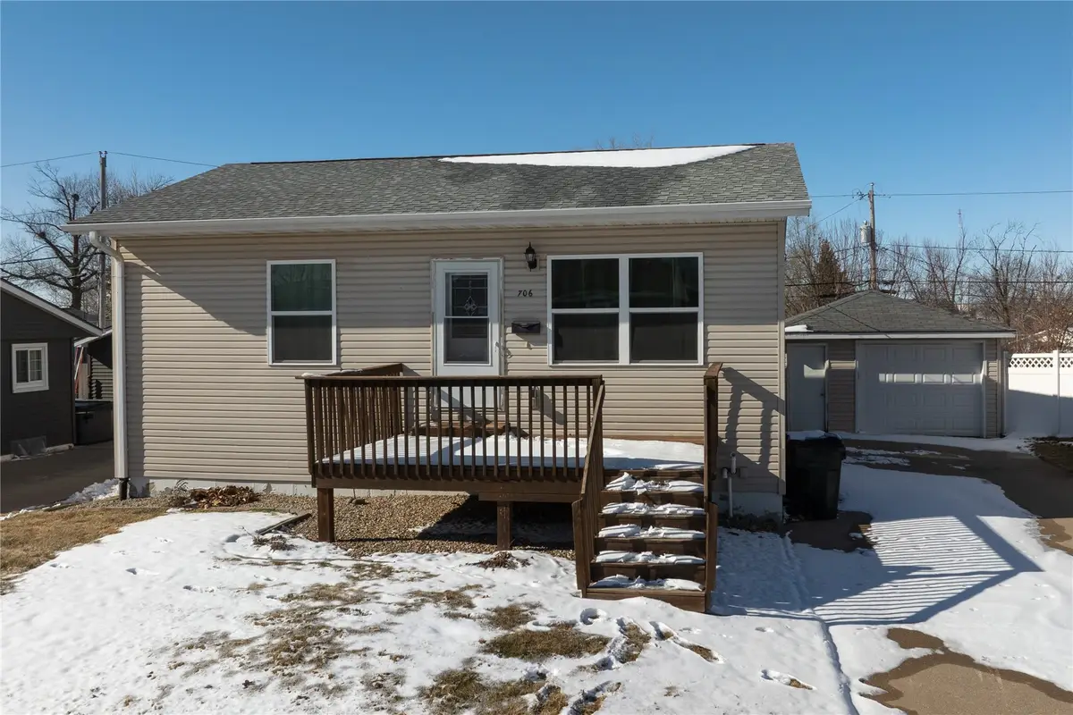 706 Danbury Street Ne, Cedar Rapids, IA 52402 - #1