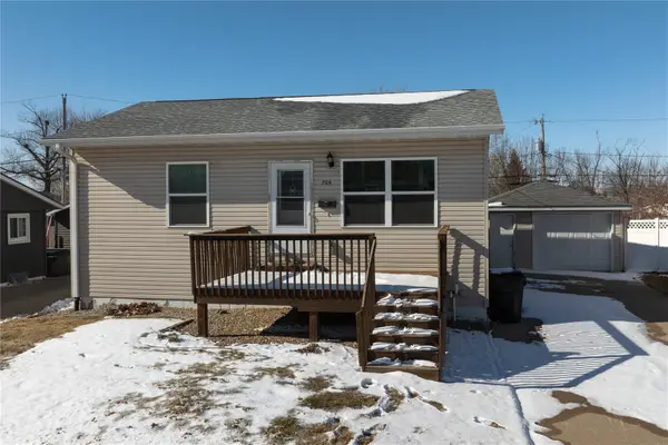 706 Danbury Street Ne, Cedar Rapids, IA 52402