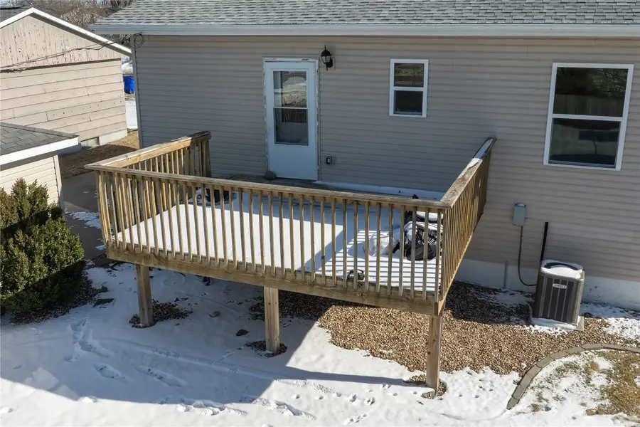 706 Danbury Street Ne, Cedar Rapids, IA 52402 - #3