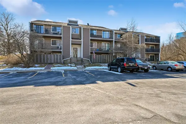 6835 Preston Terrace Court Sw #2, Cedar Rapids, IA 52404