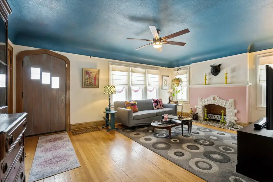 409 20th Street Ne, Cedar Rapids, IA 52402 - #3