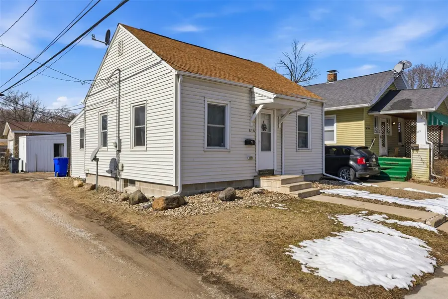 816 10th Street Nw, Cedar Rapids, IA 52405 - #2