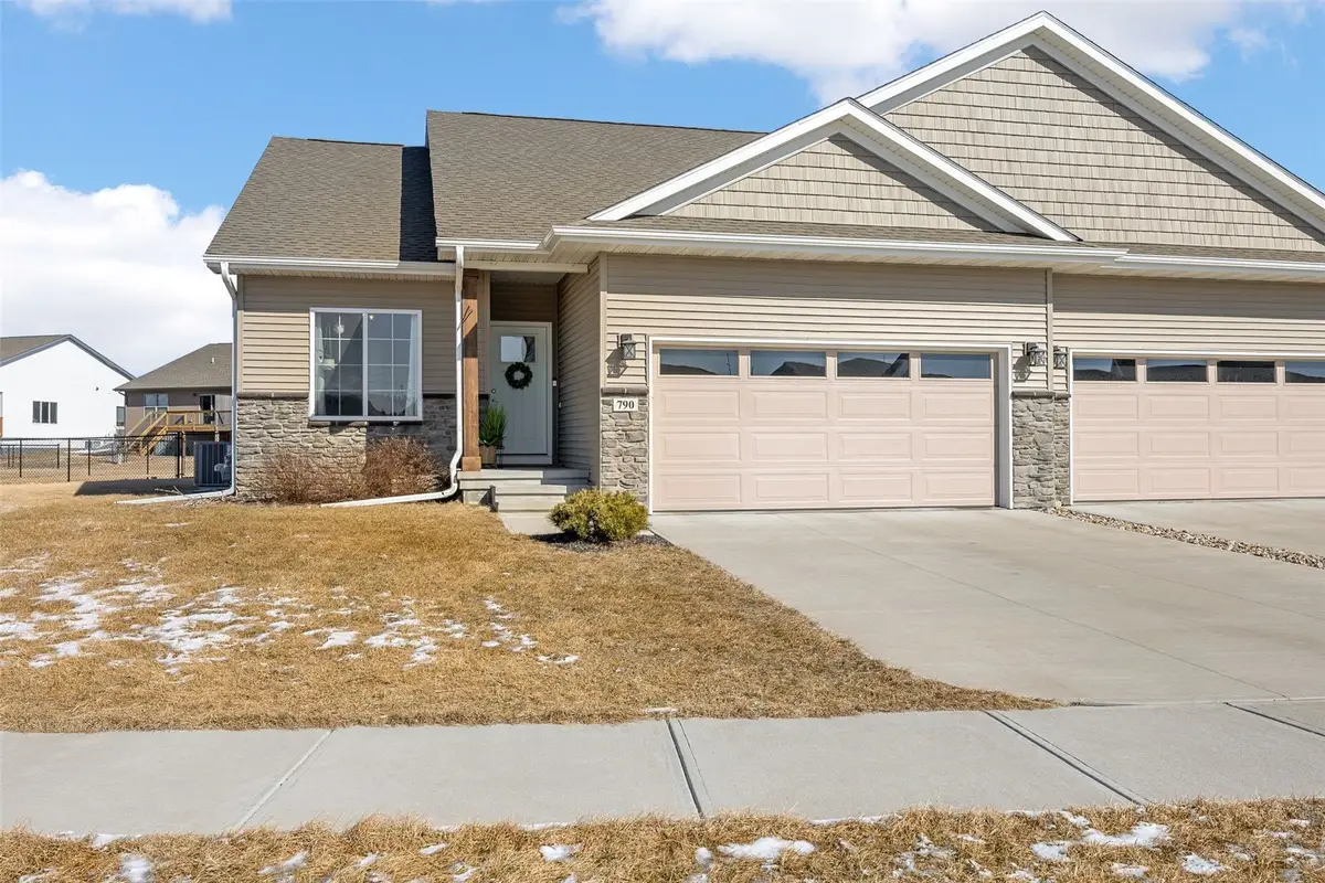 790 Oak Terrace Avenue, North Liberty, IA 52317 - #1