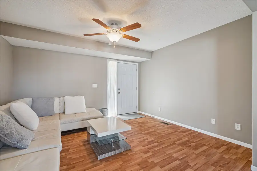 67 Woodstone Sw, Cedar Rapids, IA 52404 - #3