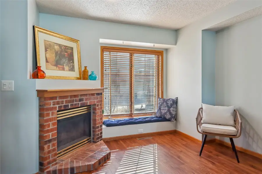 266 West Side Dr, Iowa City, IA 52246 - #3