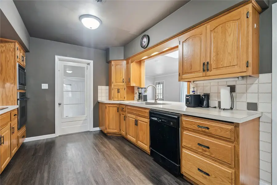 348 24th Avenue Sw, Cedar Rapids, IA 52404 - #2