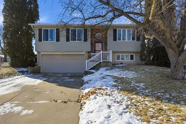 2601 Zika Avenue Nw, Cedar Rapids, IA 52405