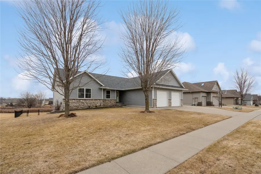 1101 Wood Lily Road, Solon, IA 52333 - #2