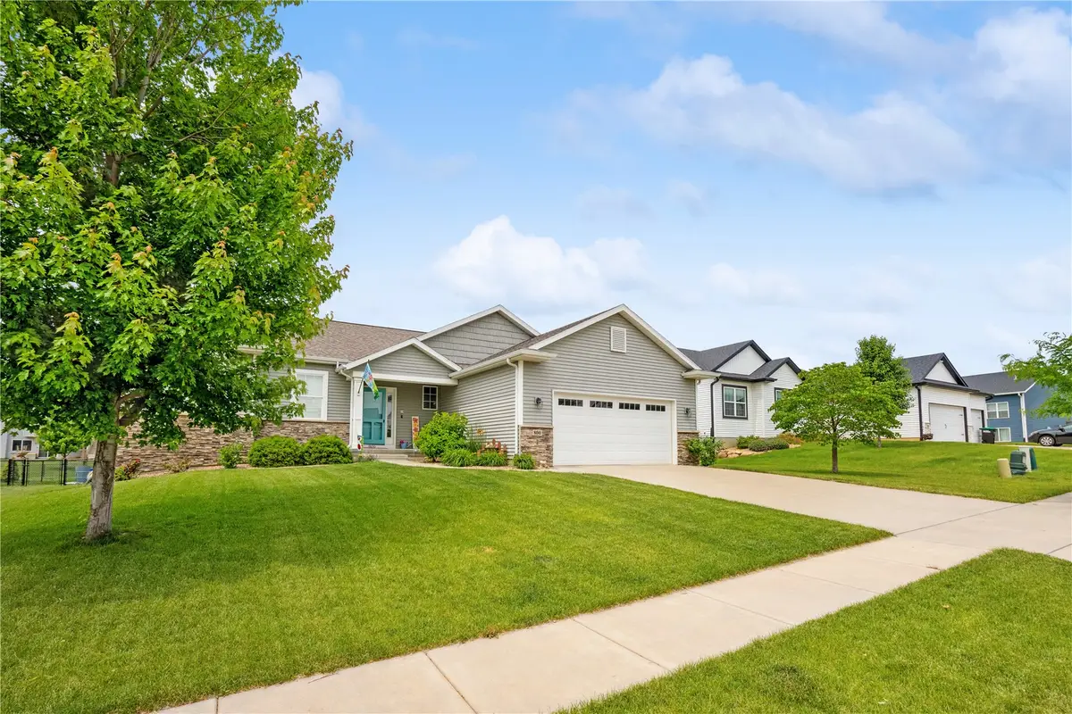 800 Bowhunter, Marion, IA 52302 - #1