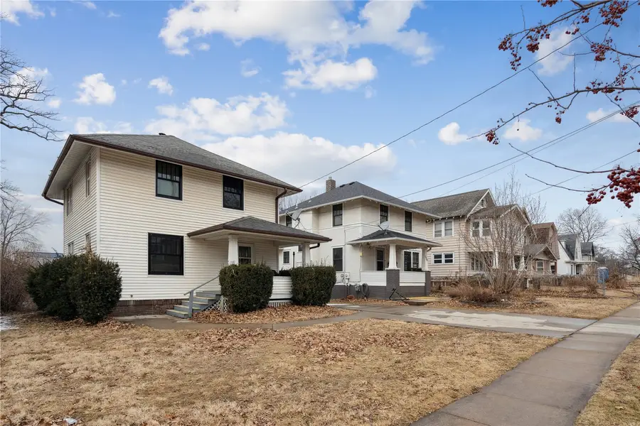 511 S Lucas St, Iowa City, IA 52240 - #2