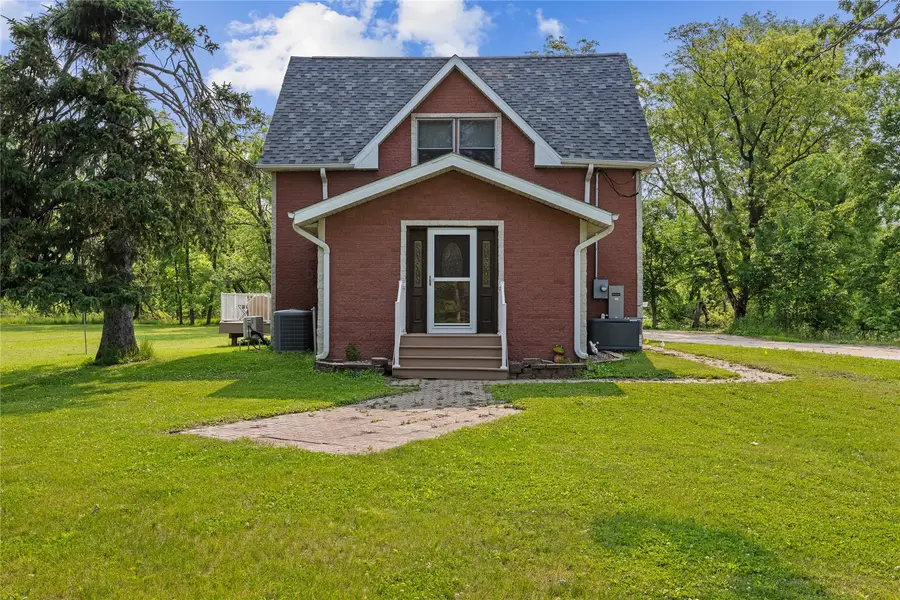 4427 J Street Sw, Cedar Rapids, IA 52404 - #2