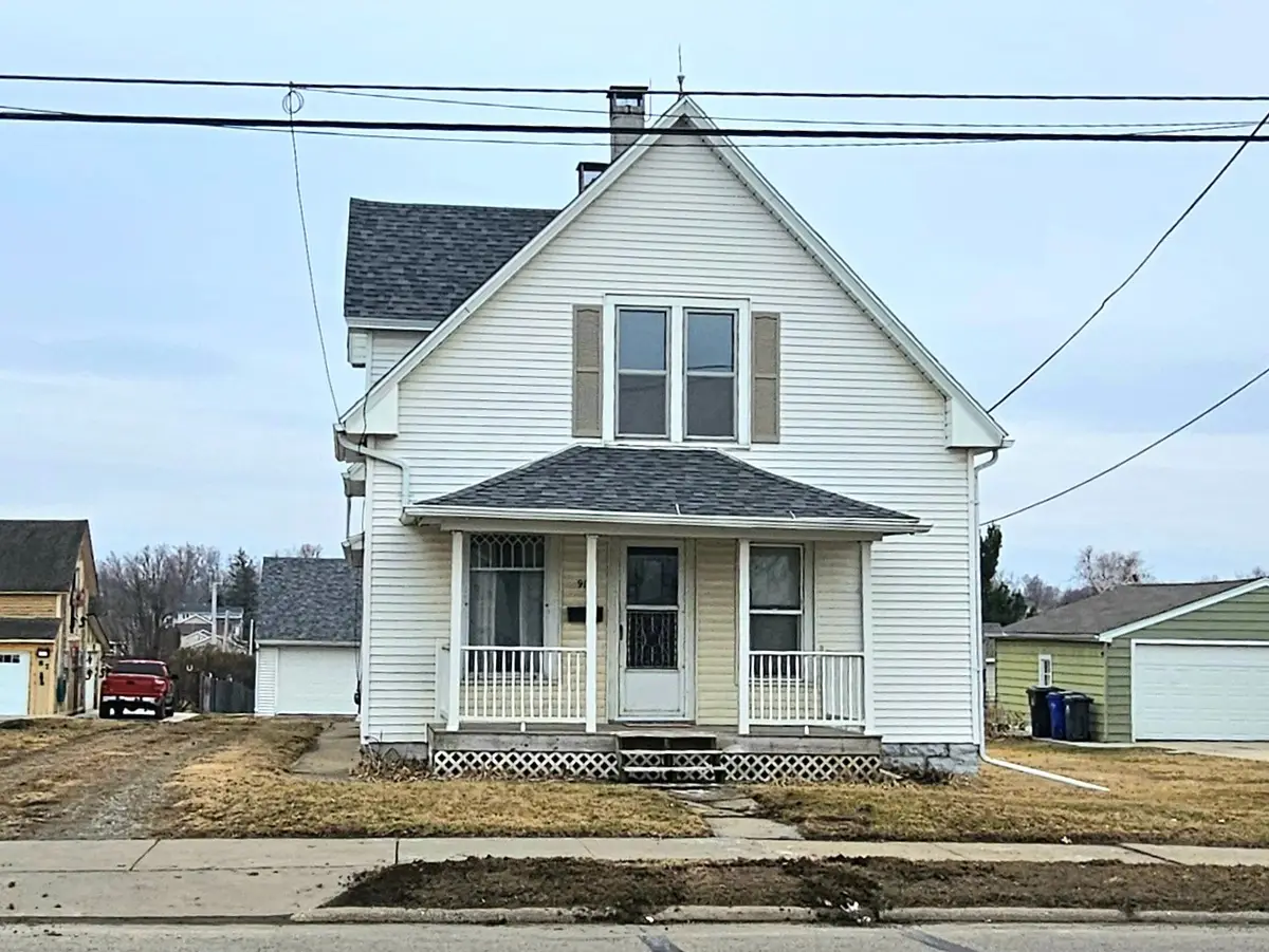 91 Wilson Avenue Sw, Cedar Rapids, IA 52404 - #1