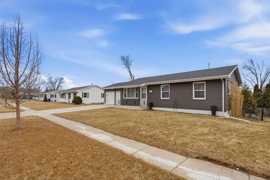2710 Hickory Drive Sw, Cedar Rapids, IA 52404 - #2