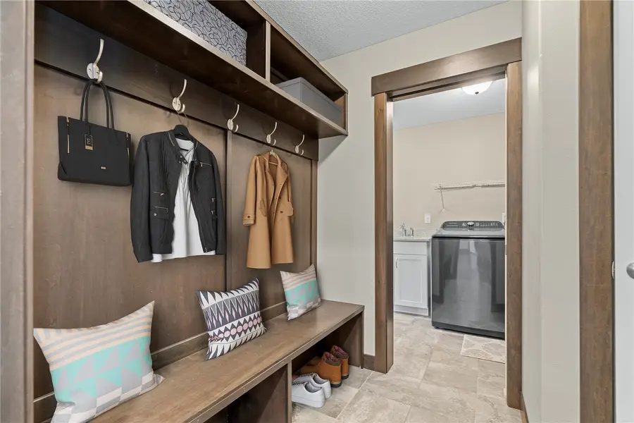 3535 Pioneer Avenue Se, Cedar Rapids, IA 52403 - #2