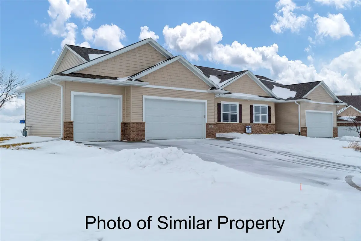 2935 Clubhouse Dr, Marion, IA 52302 - #1