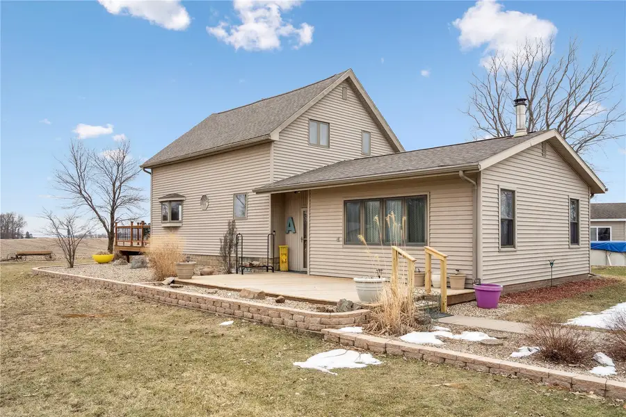 5467 27th Avenue, Vinton, IA 52349 - #2