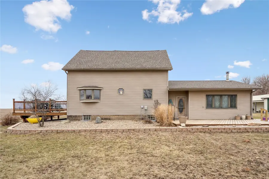 5467 27th Avenue, Vinton, IA 52349 - #3