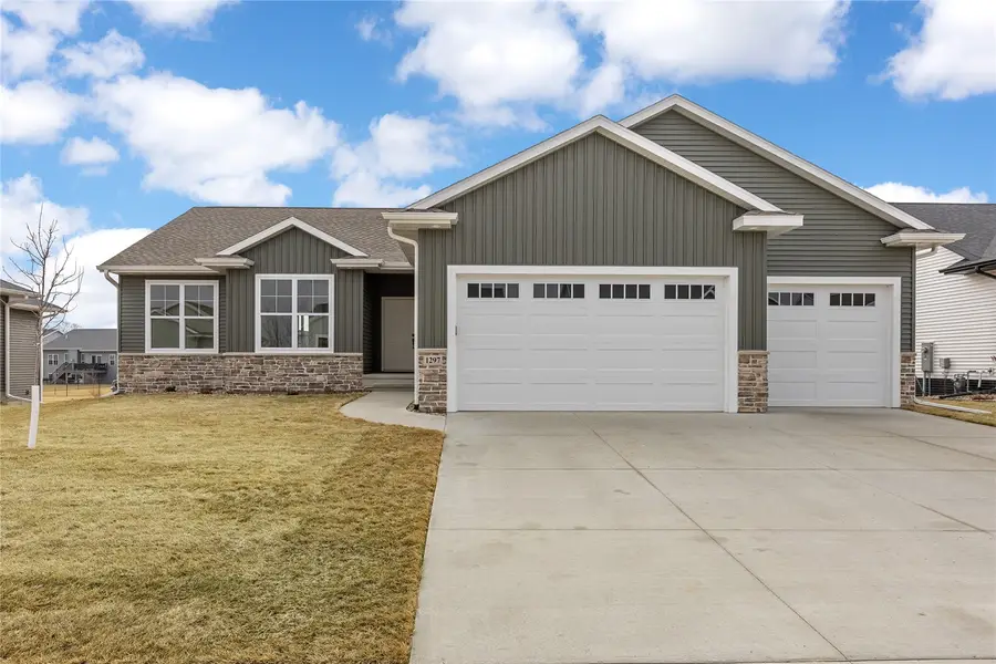 1297 Hickory Ridge Dr, Marion, IA 52302 - #2