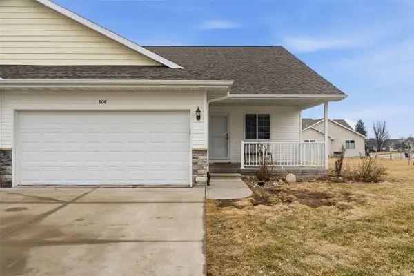 808 Crescent View Drive, Cedar Rapids, IA 52402