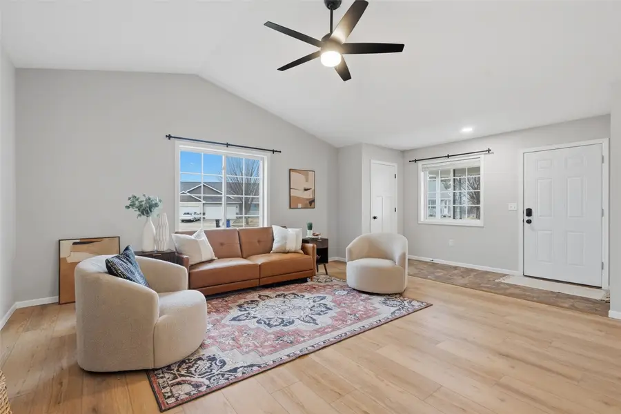 808 Crescent View Drive, Cedar Rapids, IA 52402 - #3