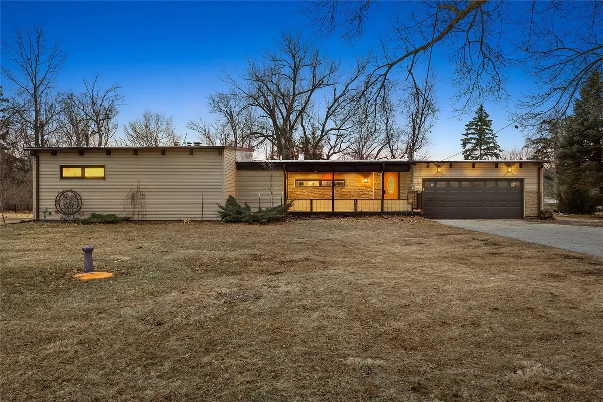 1945 30th St Dr Se, Cedar Rapids, IA 52403 - #1