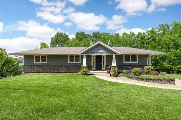 3606 Sun Valley Drive Ne, North Liberty, IA 52317