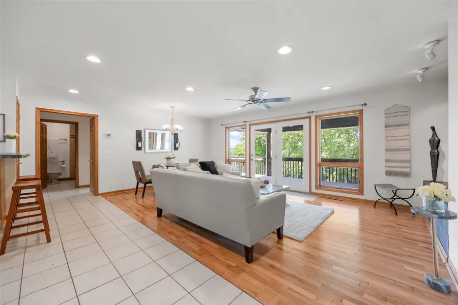 3606 Sun Valley Drive Ne, North Liberty, IA 52317 - #3