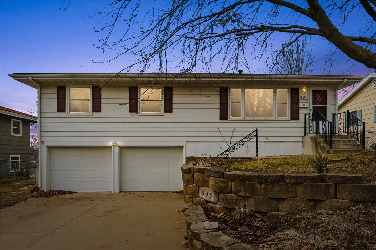 645 40th St Se, Cedar Rapids, IA 52403 - #1