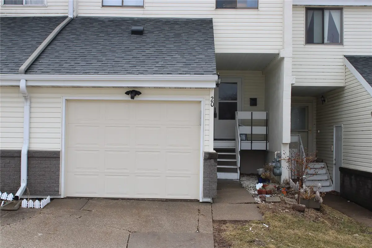 51 SW 29th Ave Dr, Cedar Rapids, IA 52404 - #1