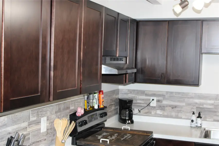 51 SW 29th Ave Dr, Cedar Rapids, IA 52404 - #2