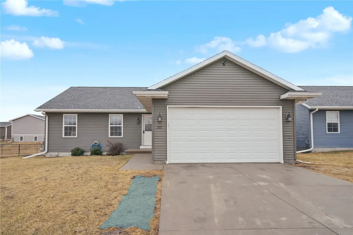 111 Blue Jay Avenue, Vinton, IA 52349 - #1