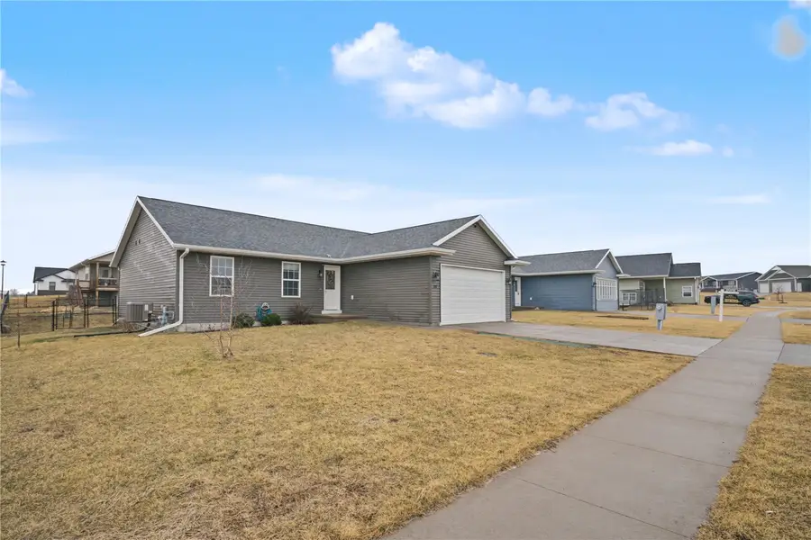 111 Blue Jay Avenue, Vinton, IA 52349 - #2