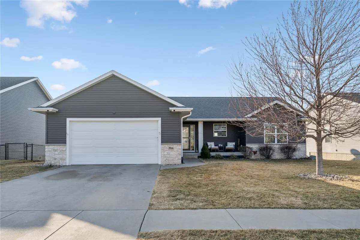 5946 Rock Ridge Dr, Marion, IA 52302 - #1