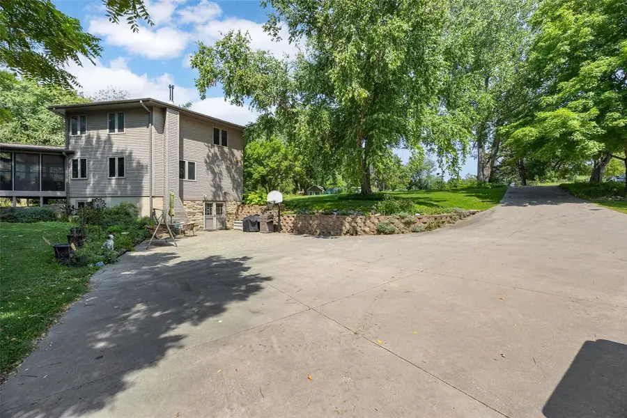 1951 Lake Manor Road Ne, Solon, IA 52333 - #2