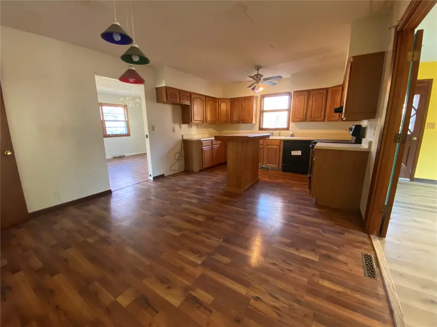 2622 Westwood Drive Nw, Cedar Rapids, IA 52405 - #2