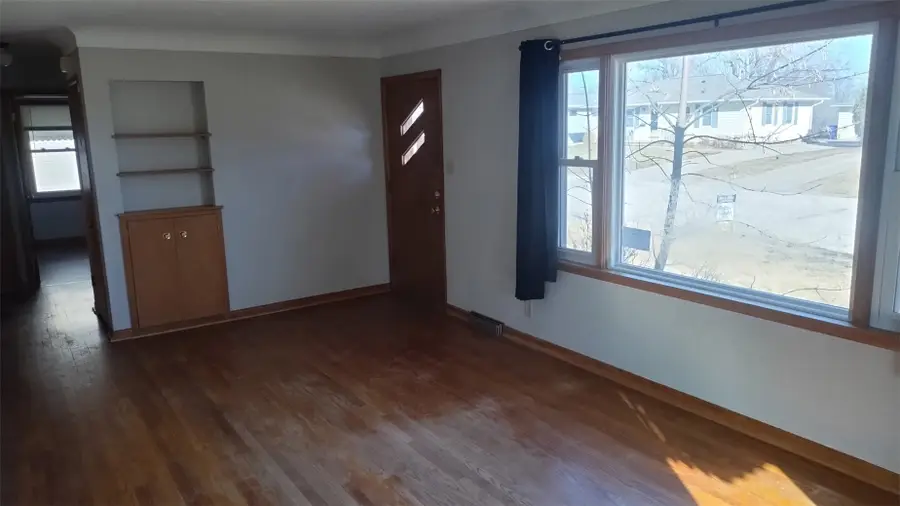 2729 14th Avenue Se, Cedar Rapids, IA 52403 - #2