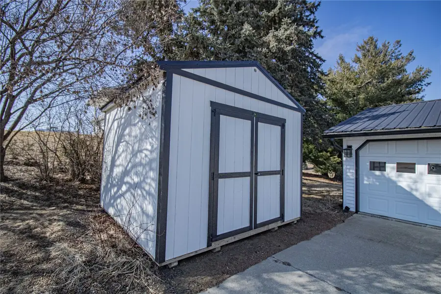 19576 Lake View Road, Anamosa, IA 52205 - #3