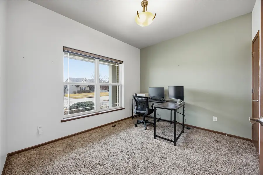 4821 Hay Field Court Sw, Cedar Rapids, IA 52404 - #2