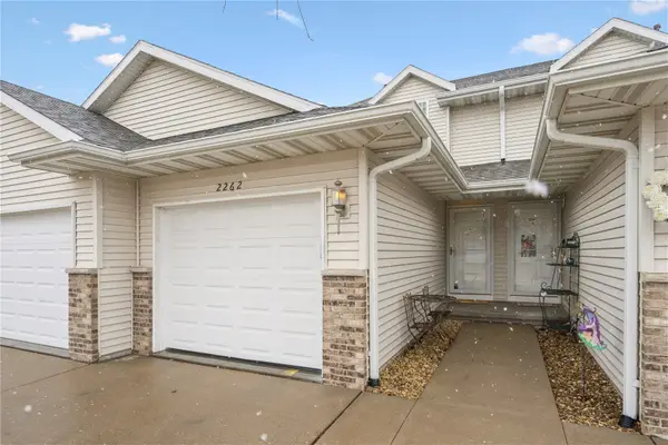 2262 49th St, Marion, IA 52302