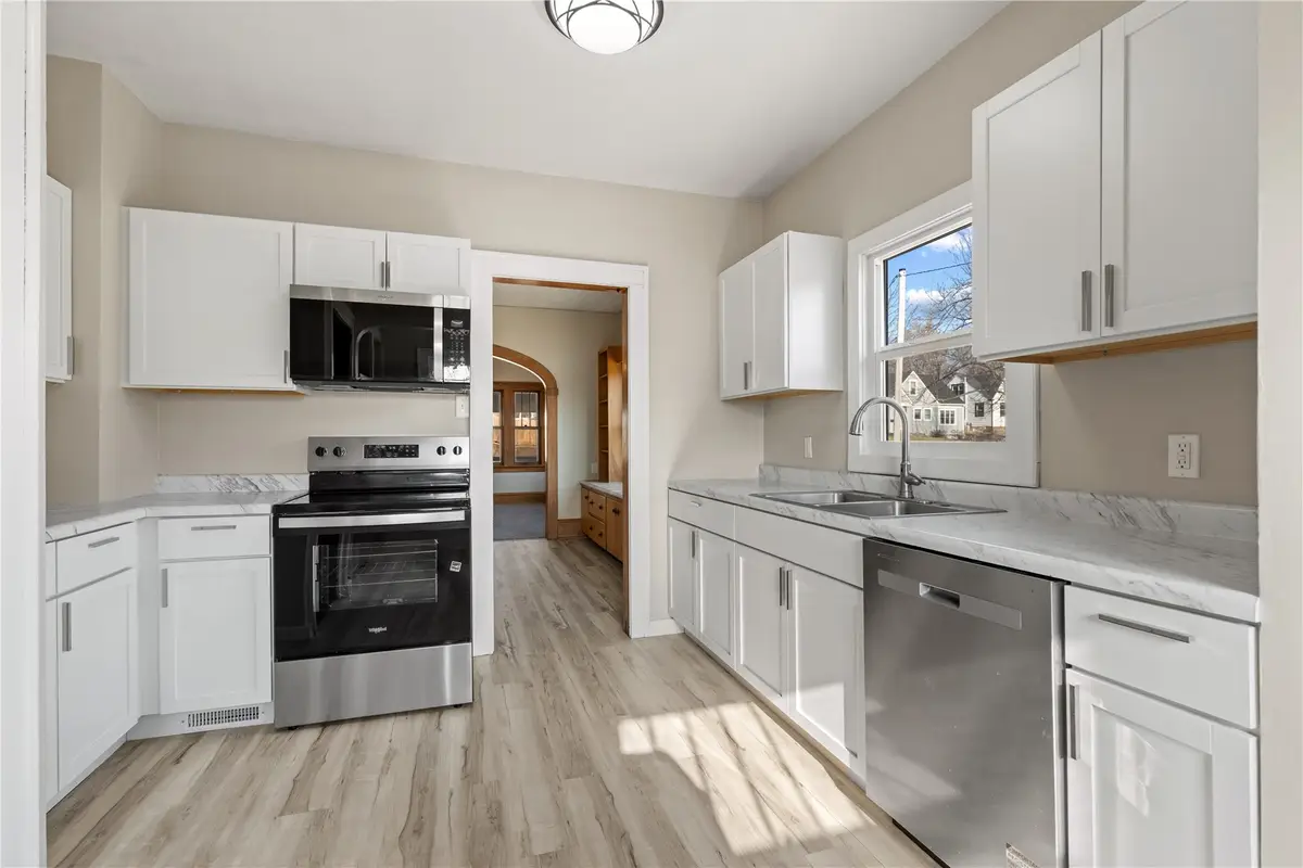 419 21st Street Ne, Cedar Rapids, IA 52402 - #1