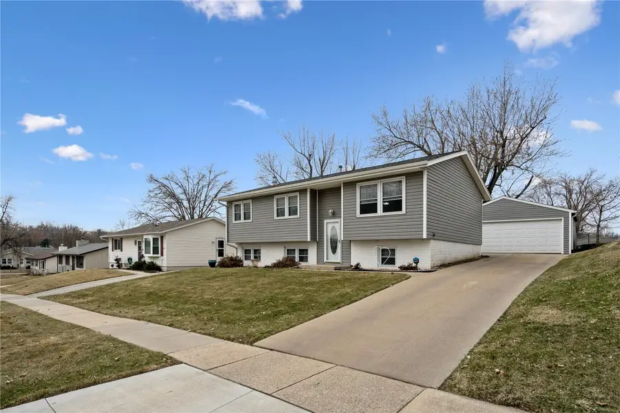 1630 Woodside Ct Nw, Cedar Rapids, IA 52405 - #2