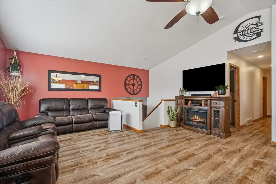 1370 48th St, Marion, IA 52302 - #3