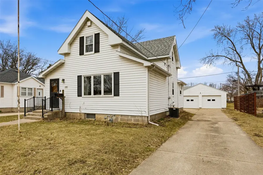 136 Clara Avenue, Manchester, IA 52057 - #3