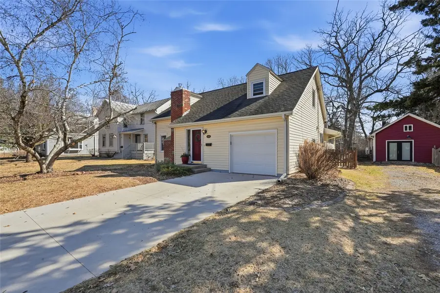 909 Walnut Street, Iowa City, IA 52240 - #2